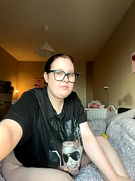 Misssmilf online show from November 2025 01:44:02 PM