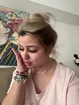 AllysonK online show from April 2026 10:32:01 AM