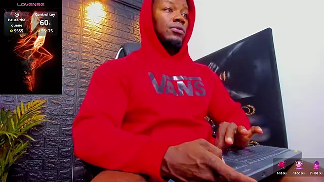 Snapshot of tommike chatting on November 2025 06:22:02 PM tommike online show from November 2025 06:22:02 PM