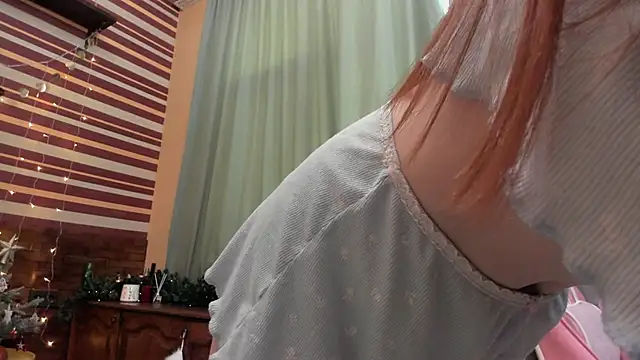 MilanaMua online show from December 2025 07:47:01 AM