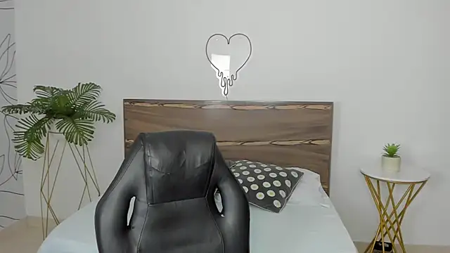 Snapshot of ivette_bocelly chatting on December 2024 07:03:02 PM ivette bocelly online show from December 2024 07:03:02 PM