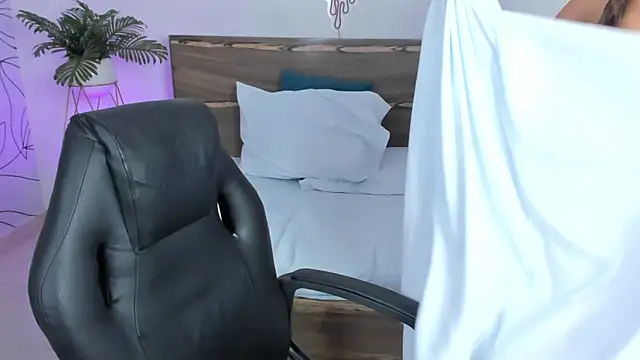 Snapshot of ivette_bocelly chatting on January 2025 10:22:02 PM ivette bocelly online show from January 2025 10:22:02 PM