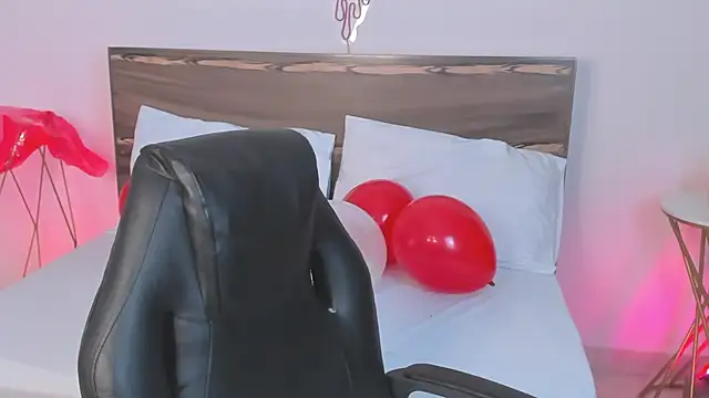 Snapshot of ivette_bocelly chatting on February 2025 08:05:01 PM ivette bocelly online show from February 2025 08:05:01 PM