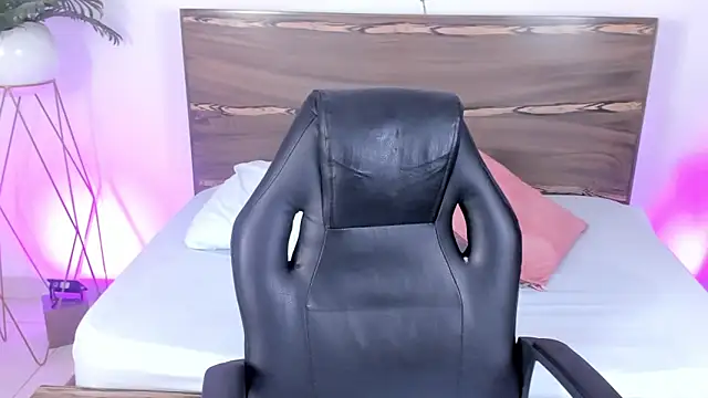 Snapshot of ivette_bocelly chatting on February 2025 10:17:02 PM ivette bocelly online show from February 2025 10:17:02 PM