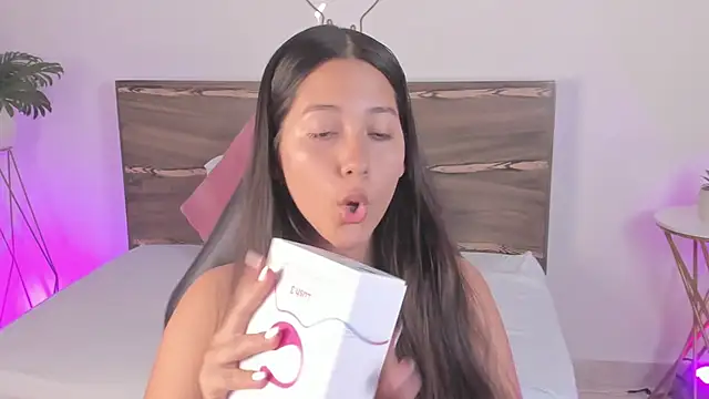 Snapshot of ivette_bocelly chatting on March 2025 07:43:02 PM ivette bocelly online show from March 2025 07:43:02 PM