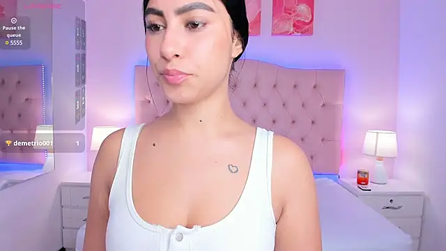 Snapshot of Emily_roux chatting on March 2025 08:32:02 PM Emily roux online show from March 2025 08:32:02 PM