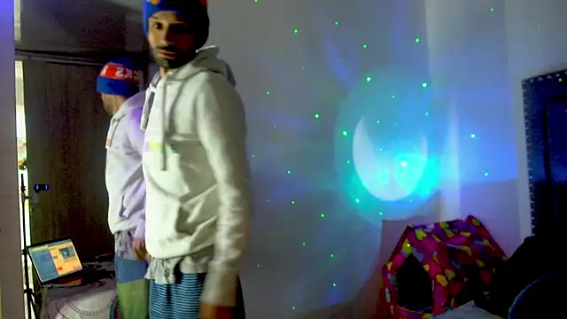 Snapshot of adan_eva960 chatting on March 2025 09:21:01 PM adan eva960 online show from March 2025 09:21:01 PM