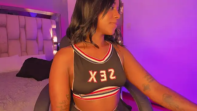 EmilyHaan online show from December 2024 04:45:02 AM