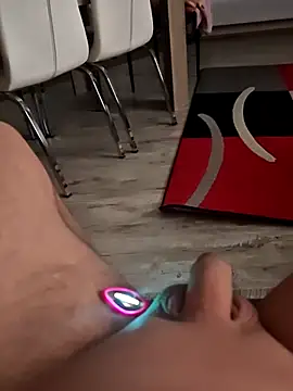 Szeltolo001 online show from April 2026 01:07:01 AM