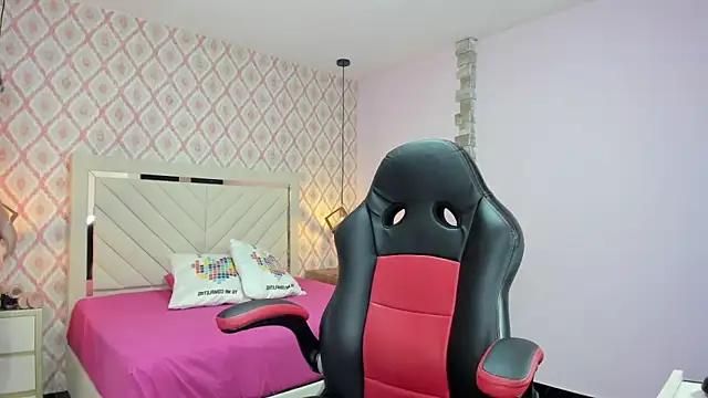 Snapshot of delilaquinn chatting on January 2025 07:18:01 PM delilaquinn online show from January 2025 07:18:01 PM