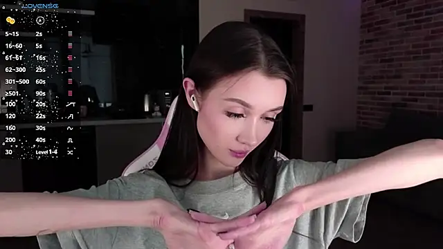 Snapshot of sweetiebones chatting on December 2024 07:06:02 AM sweetiebones online show from December 2024 07:06:02 AM