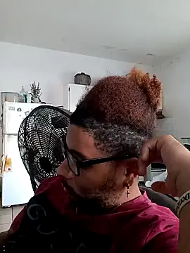 Snapshot of Dj-yefri-pauta chatting on February 2025 08:53:01 PM Dj-yefri-pauta online show from February 2025 08:53:01 PM