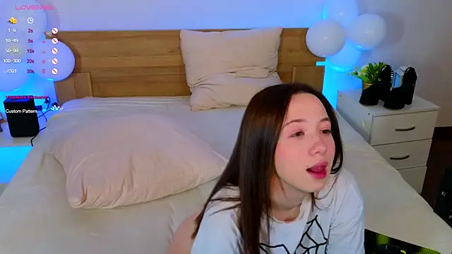 Snapshot of Hayle_Hill chatting on February 2025 05:00:01 AM Hayle Hill online show from February 2025 05:00:01 AM