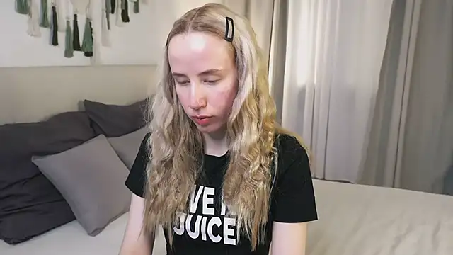 Cassie Kelman online show from April 2026 08:48:01 PM