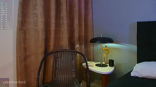 Snapshot of Valentinoford chatting on October 2025 07:33:02 PM Valentinoford online show from October 2025 07:33:02 PM