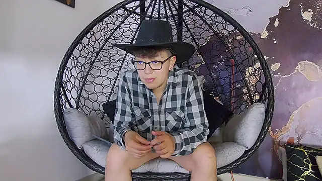 alex noa online show from October 2025 07:34:01 PM