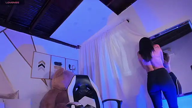 Snapshot of maye_wells chatting on December 2024 05:29:02 PM maye wells online show from December 2024 05:29:02 PM