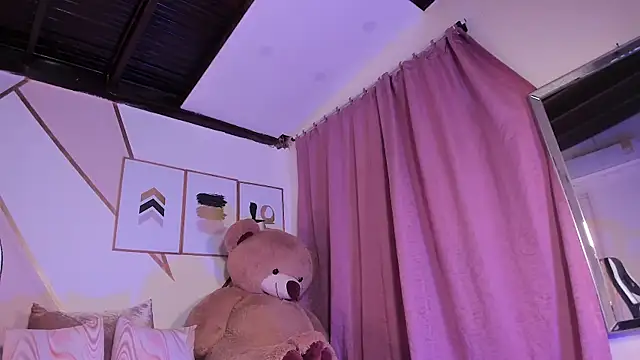 Snapshot of maye_wells chatting on January 2025 05:24:01 PM maye wells online show from January 2025 05:24:01 PM