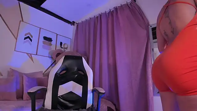 Snapshot of maye_wells chatting on January 2025 05:35:02 PM maye wells online show from January 2025 05:35:02 PM