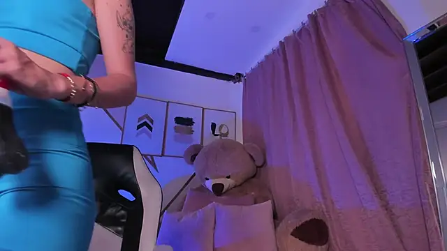 Snapshot of maye_wells chatting on January 2025 05:39:01 PM maye wells online show from January 2025 05:39:01 PM