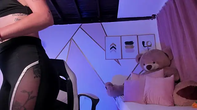 Snapshot of maye_wells chatting on February 2025 11:58:01 PM maye wells online show from February 2025 11:58:01 PM