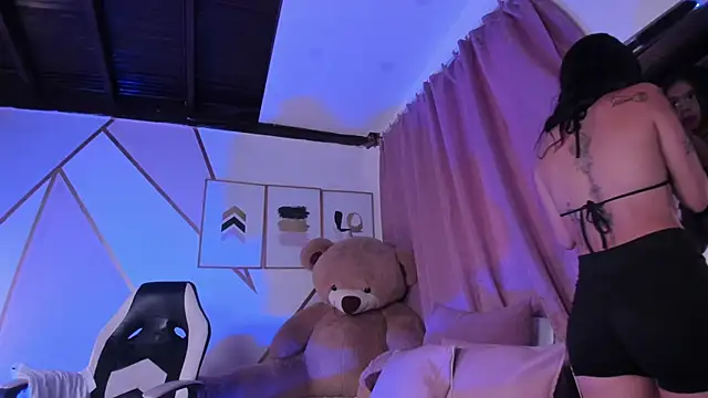 Snapshot of maye_wells chatting on February 2025 05:45:01 PM maye wells online show from February 2025 05:45:01 PM