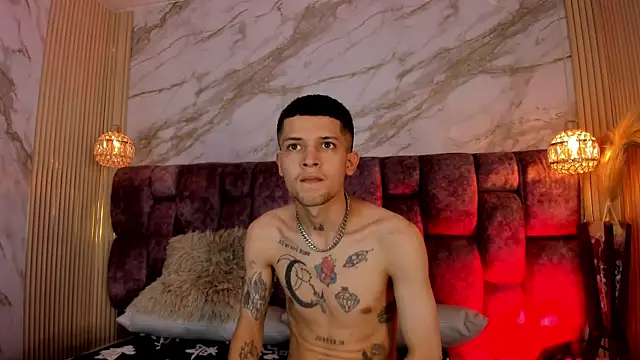 kendalltaylorr online show from April 2026 03:11:02 AM