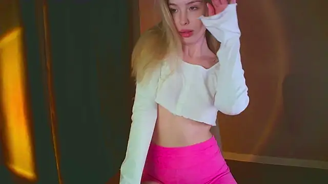 mia raspberrie online show from December 2024 11:45:02 PM