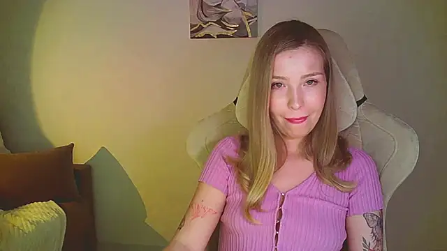 Snapshot of mia_raspberrie chatting on June 2026 09:56:02 PM mia raspberrie online show from June 2026 09:56:02 PM