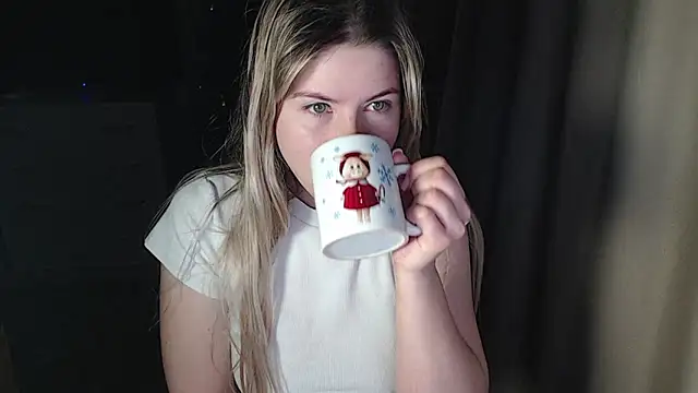 Snapshot of MelissaXKinky chatting on December 2024 11:03:02 PM MelissaXKinky online show from December 2024 11:03:02 PM