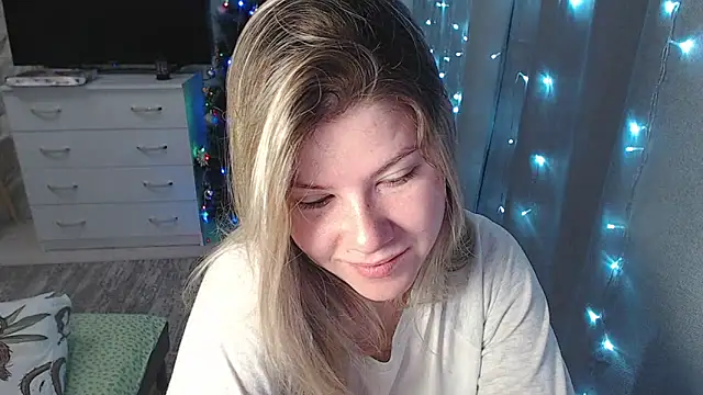 Snapshot of MelissaXKinky chatting on January 2025 02:18:01 AM MelissaXKinky online show from January 2025 02:18:01 AM
