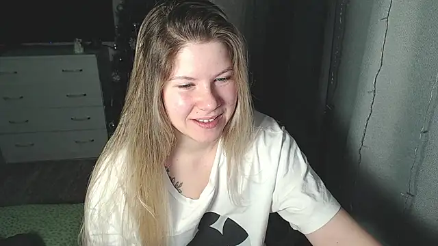 Snapshot of MelissaXKinky chatting on January 2025 06:02:01 PM MelissaXKinky online show from January 2025 06:02:01 PM