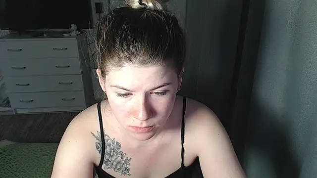 Snapshot of MelissaXKinky chatting on March 2025 04:58:02 PM MelissaXKinky online show from March 2025 04:58:02 PM