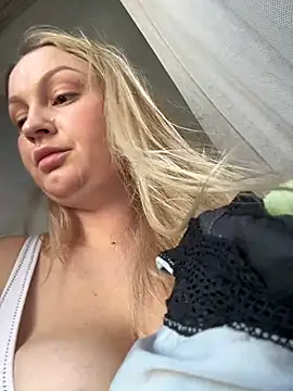 Teya moon  online show from December 2024 12:49:01 PM