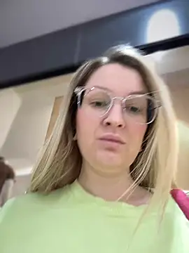 Teya moon  online show from December 2024 10:34:02 AM