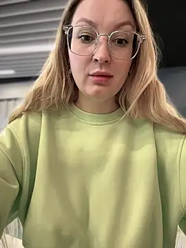 Teya moon  online show from January 2025 11:35:01 AM