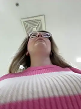 Teya moon  online show from February 2026 10:25:01 AM