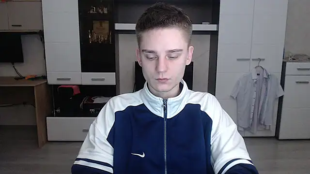 angryzan online show from December 2024 05:05:02 AM