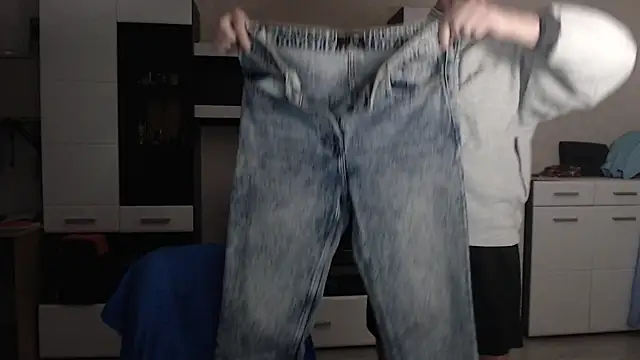 angryzan online show from February 2025 04:15:02 AM