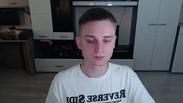 angryzan online show from October 2025 08:22:02 AM