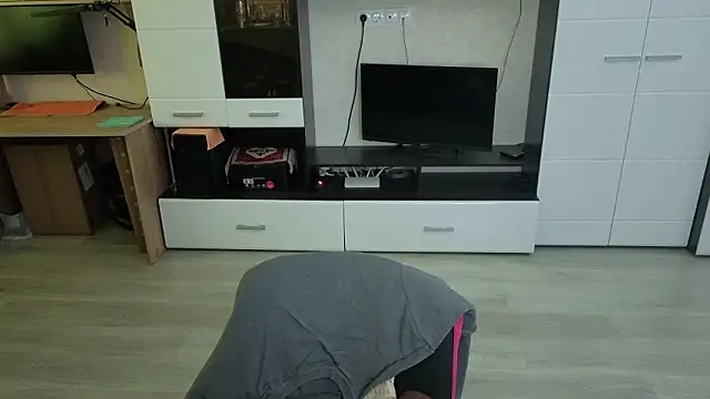 angryzan online show from February 2026 06:26:01 AM