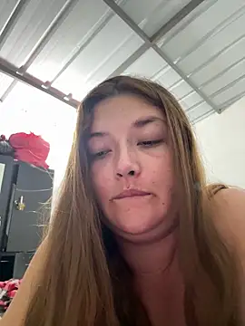 Snapshot of Sofia_Queen17 chatting on June 2026 03:12:01 AM Sofia Queen17 online show from June 2026 03:12:01 AM