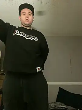 Snapshot of 817raul chatting on December 2024 08:52:01 AM 817raul online show from December 2024 08:52:01 AM