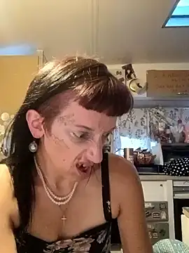 whitetrashdirtyslut online show from April 2026 02:50:01 PM