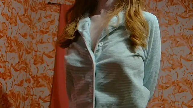 strawberrysmoothie online show from January 2025 03:29:01 AM