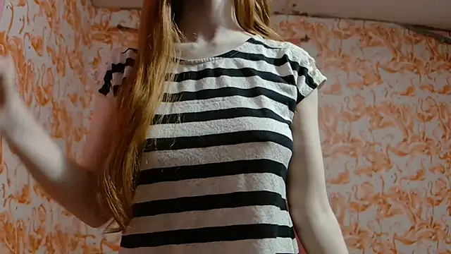 strawberrysmoothie online show from November 2025 01:33:01 AM