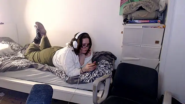 Snapshot of playvalorantwithmenow chatting on March 2026 07:31:02 PM playvalorantwithmenow online show from March 2026 07:31:02 PM