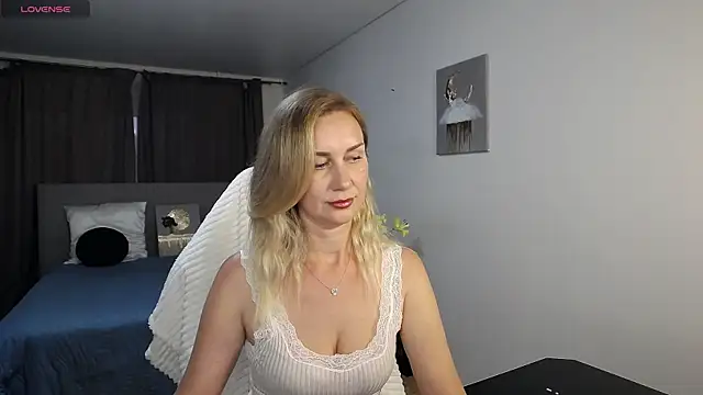 Snapshot of Vanessa_Nowak chatting on June 2026 05:25:01 PM Vanessa Nowak online show from June 2026 05:25:01 PM