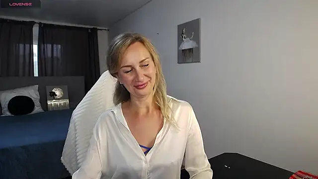 Snapshot of Vanessa_Nowak chatting on July 2026 01:40:01 PM Vanessa Nowak online show from July 2026 01:40:01 PM