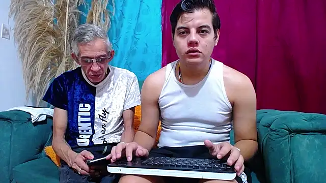 Leon hot X online show from January 2025 01:48:01 PM